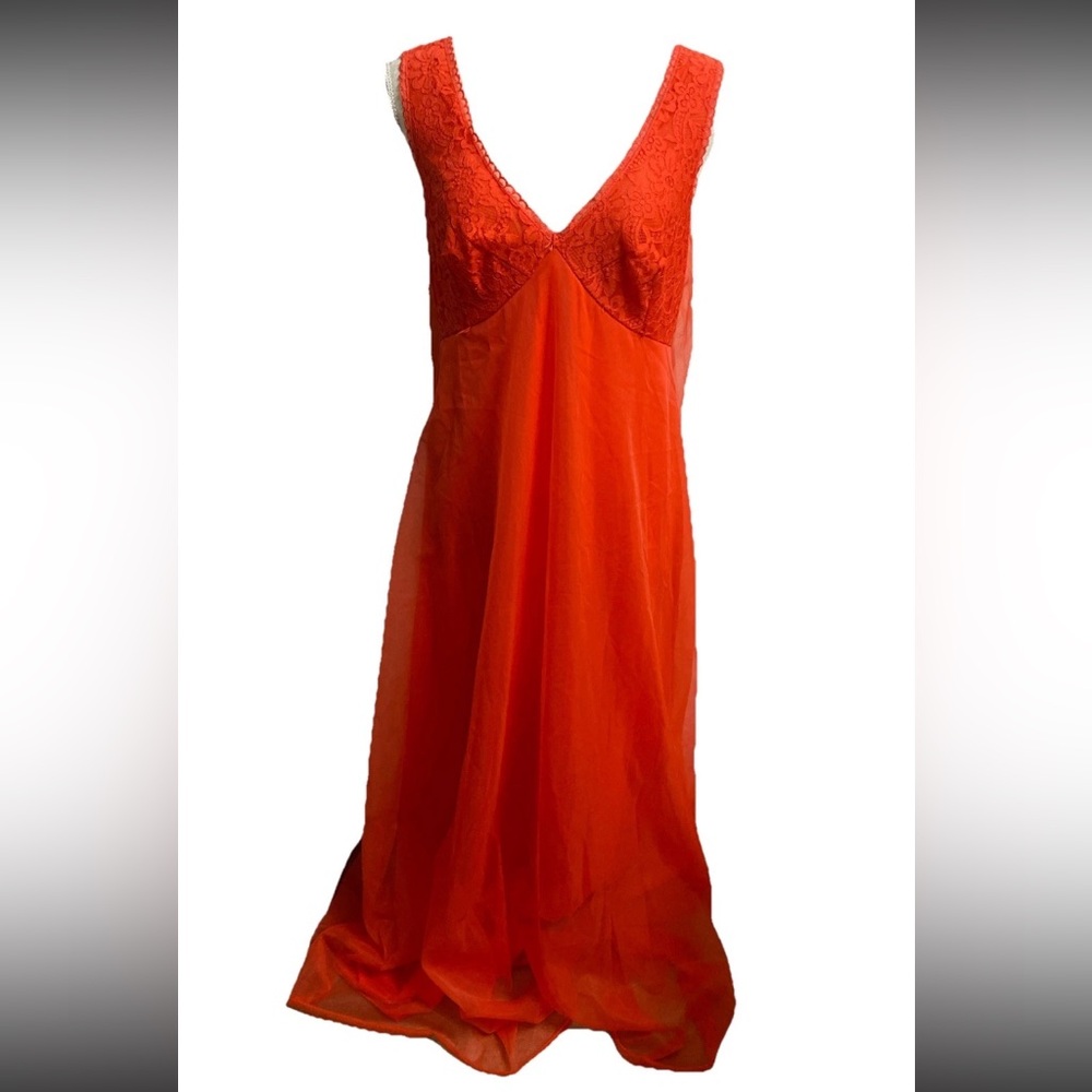 Vintage VANITY FAIR 50’s/60’s  Red Long Nylon Overlay Night Gown Lace Size 36